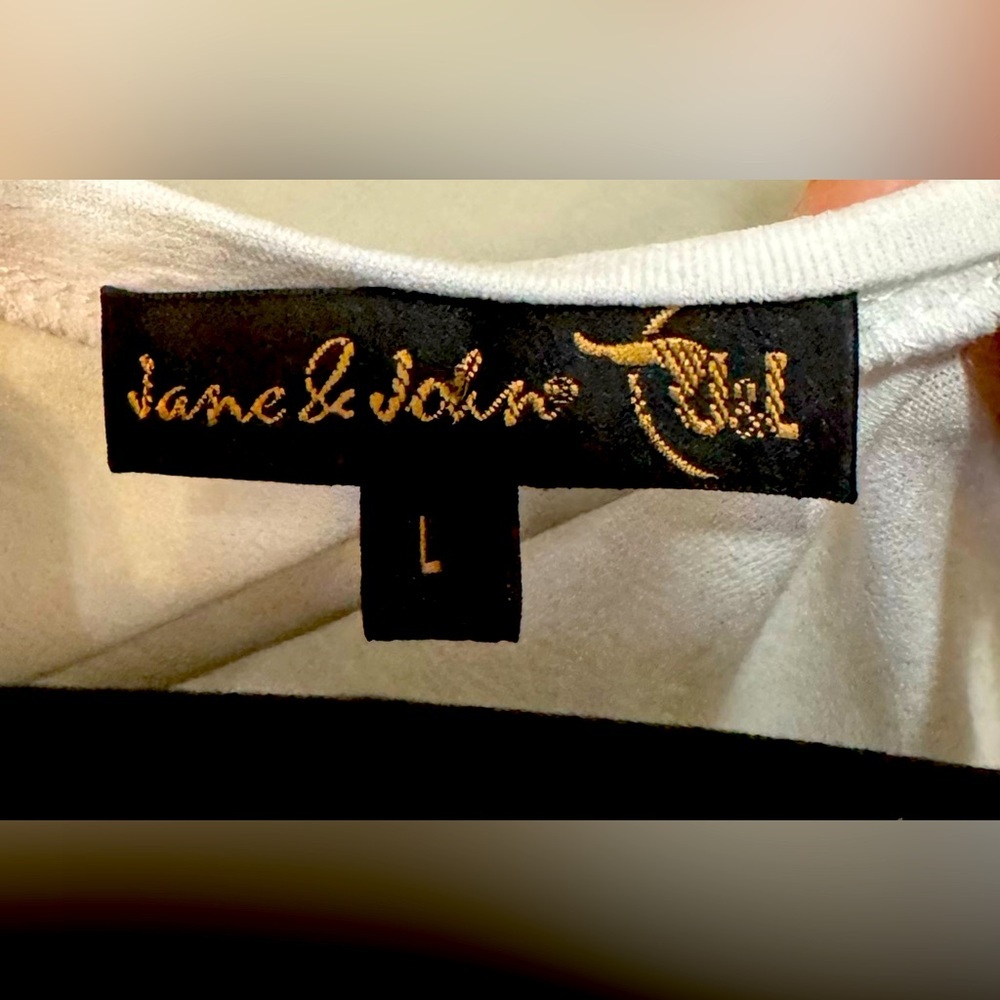 Jane and John whimsical gold designs sleeveless shirt in size Large. NWT - Picture 7 of 9